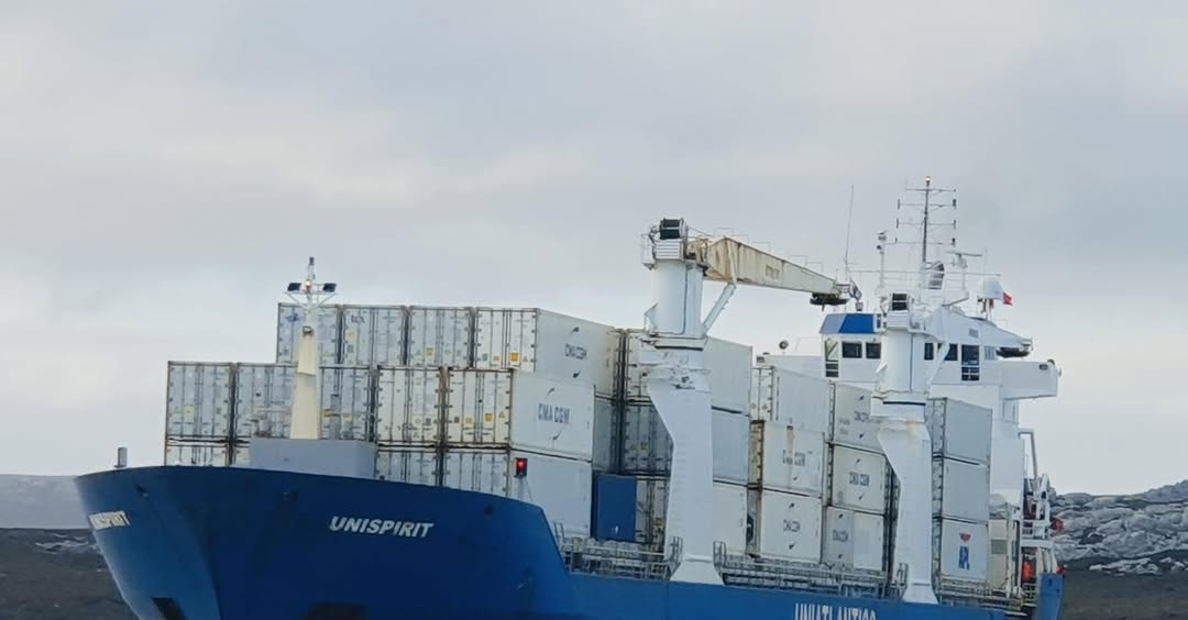 No photo description available.